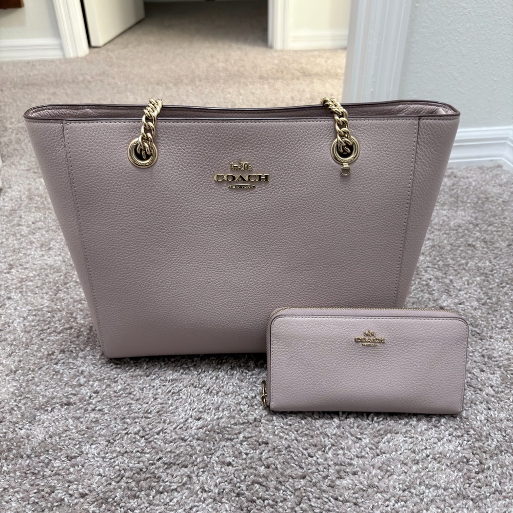 Coach Women's Beige Leather Tote and Wallet Set